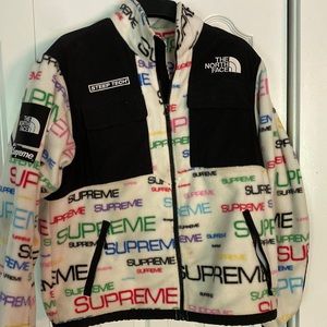 Selling a supreme X Steep tech fleece